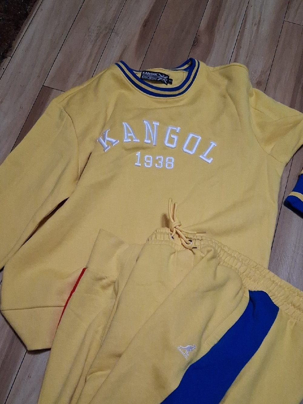 Kangol 1938 Yellow Sweatshirt and Joggers Set - Picture 2 of 4